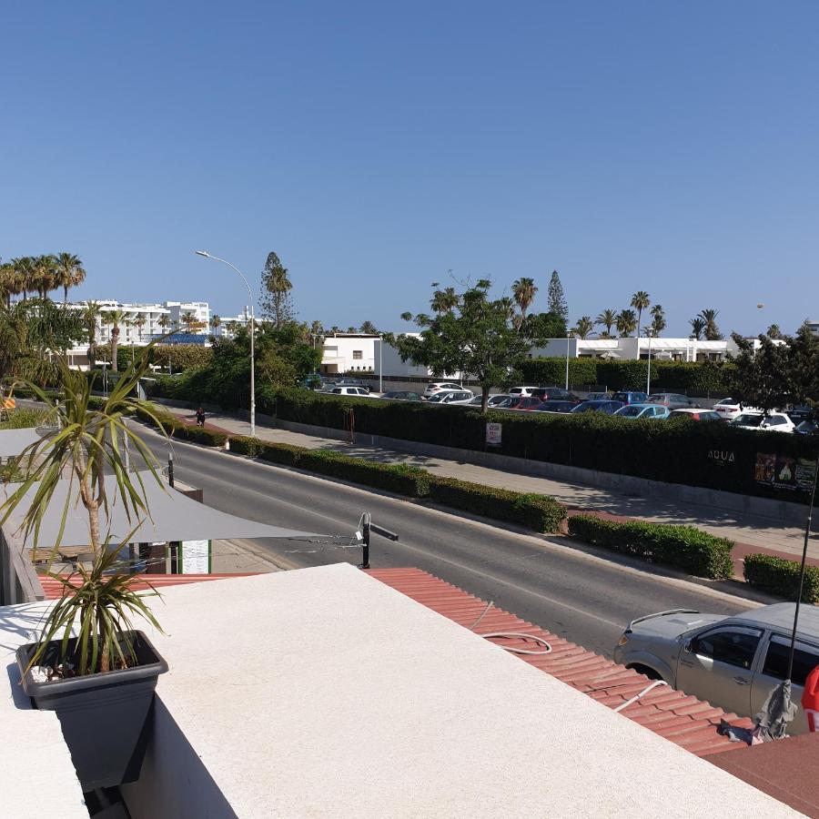 Ahoy Deluxe Apts Daire Aya Napa Dış mekan fotoğraf