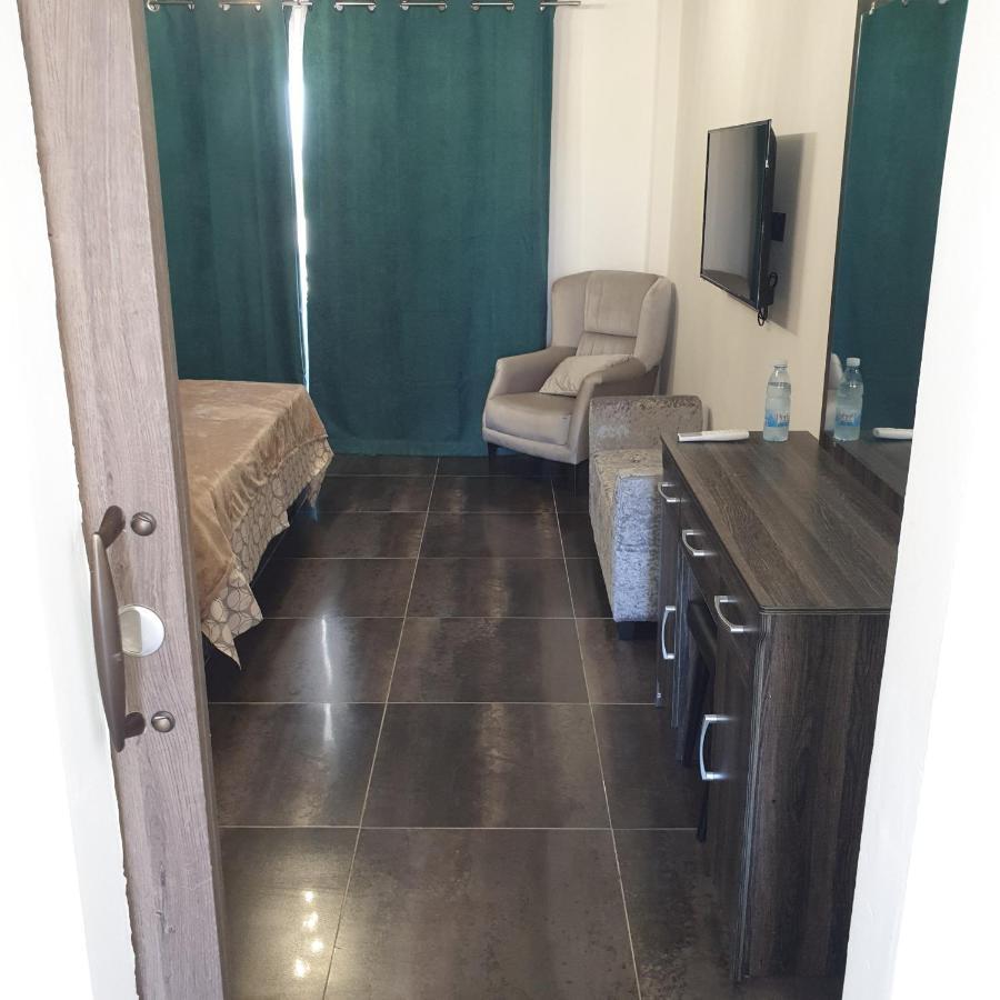 Ahoy Deluxe Apts Daire Aya Napa Dış mekan fotoğraf